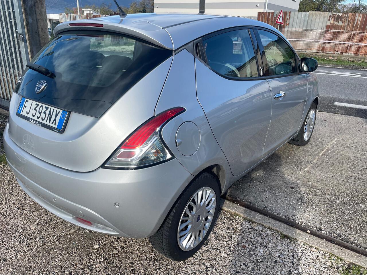 Lancia Ypsilon 1.2 69 CV 5 porte Gold