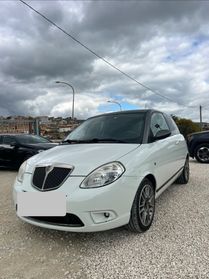 Lancia Ypsilon 1.3 MJT 90 CV DPF Sport MomoDesign