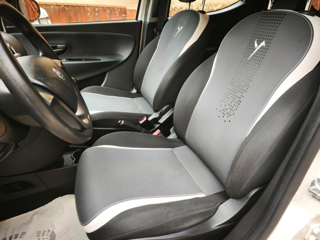 Lancia Ypsilon 1.2 Benzina - GPL