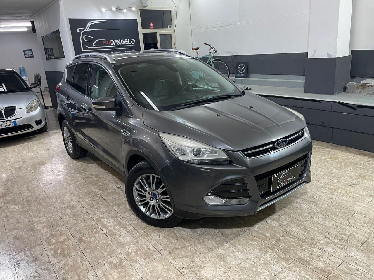 Ford Kuga 2.0 TDCI 140 CV 4WD Powershift Titanium