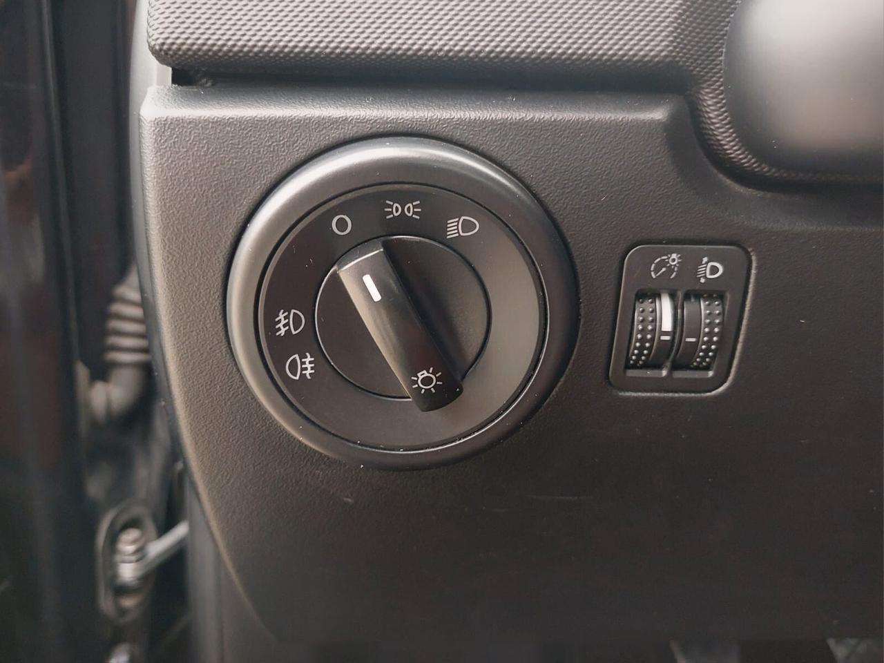 VOLKSWAGEN New Beetle 1.6 FL - 2009