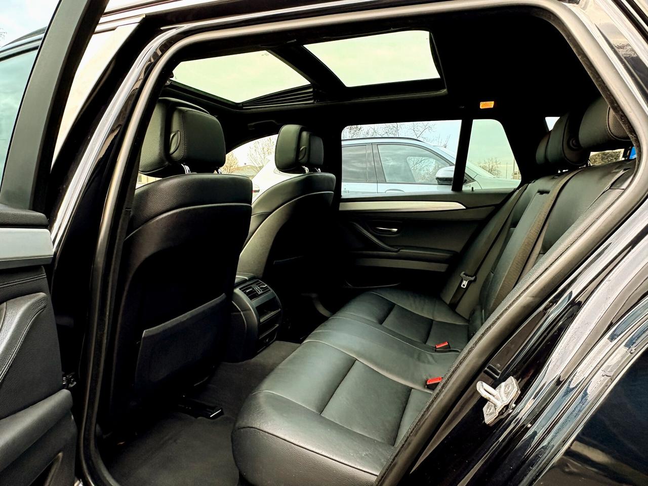 BMW 520D aut "M-SPORT"-Pelle,Nav,Tetto-2013