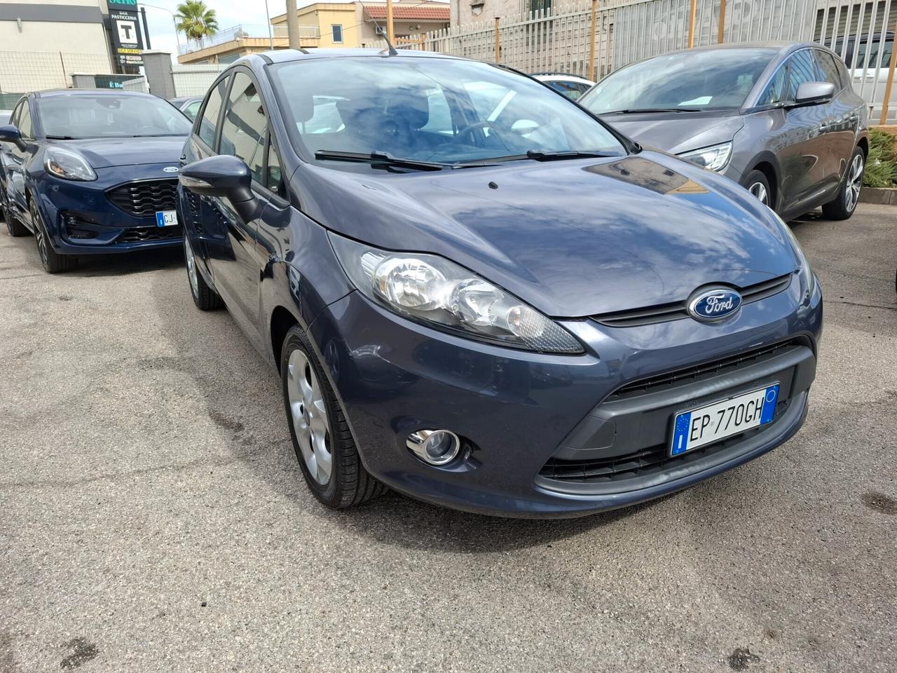 Ford Fiesta TITANIUM 1.4 TDCi 70CV 5 porte