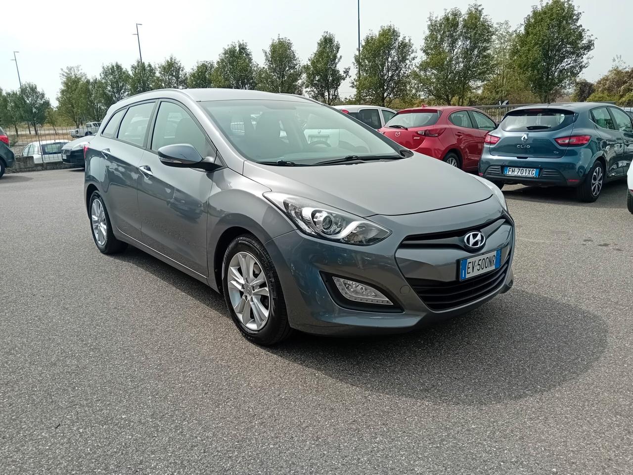 Hyundai i30 Wagon 1.6 crdi Comfort 110cv SERVICE HYUNDAI