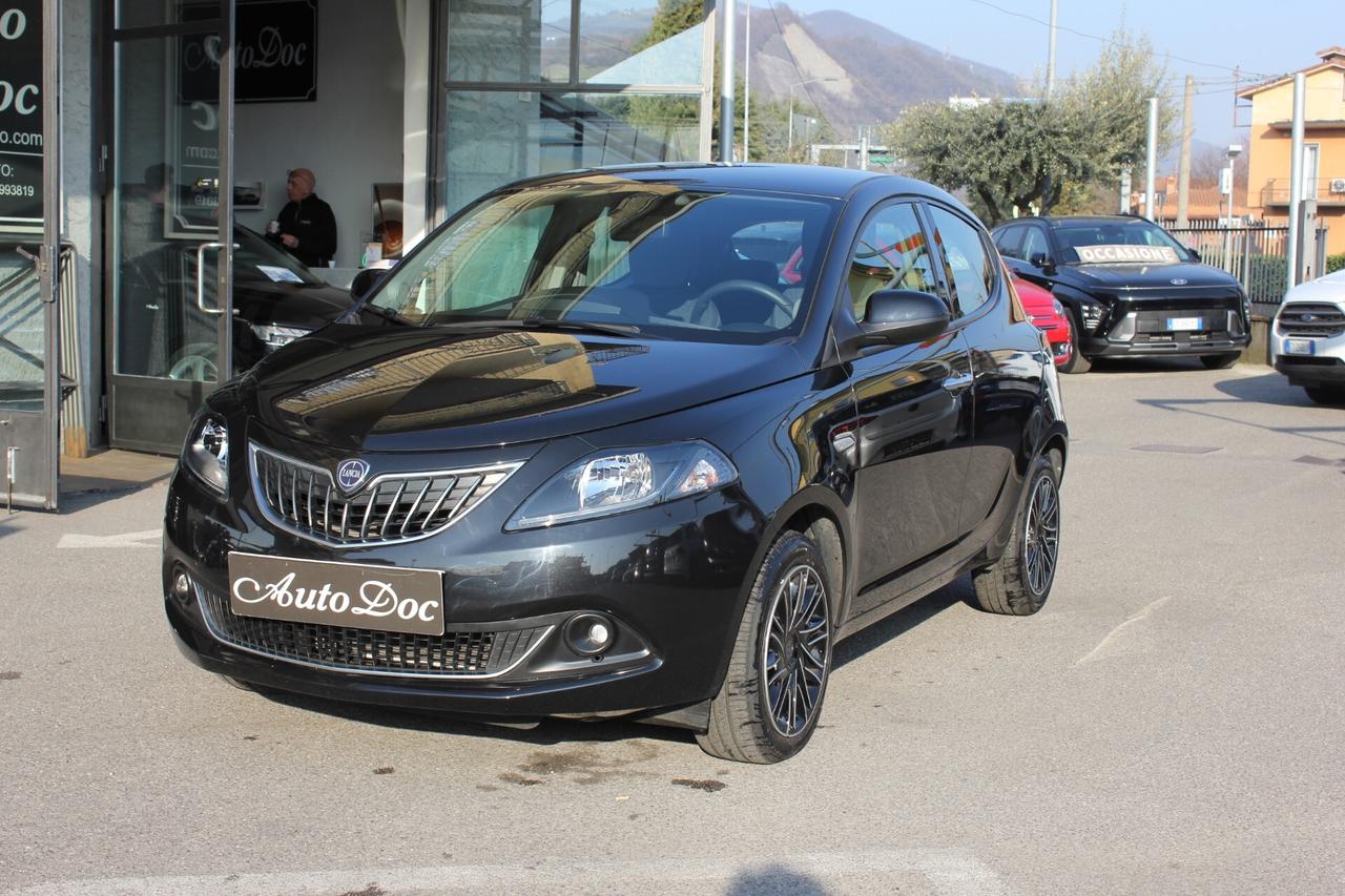 Lancia Ypsilon 1.0 S&S Hybrid Ecochic Gold