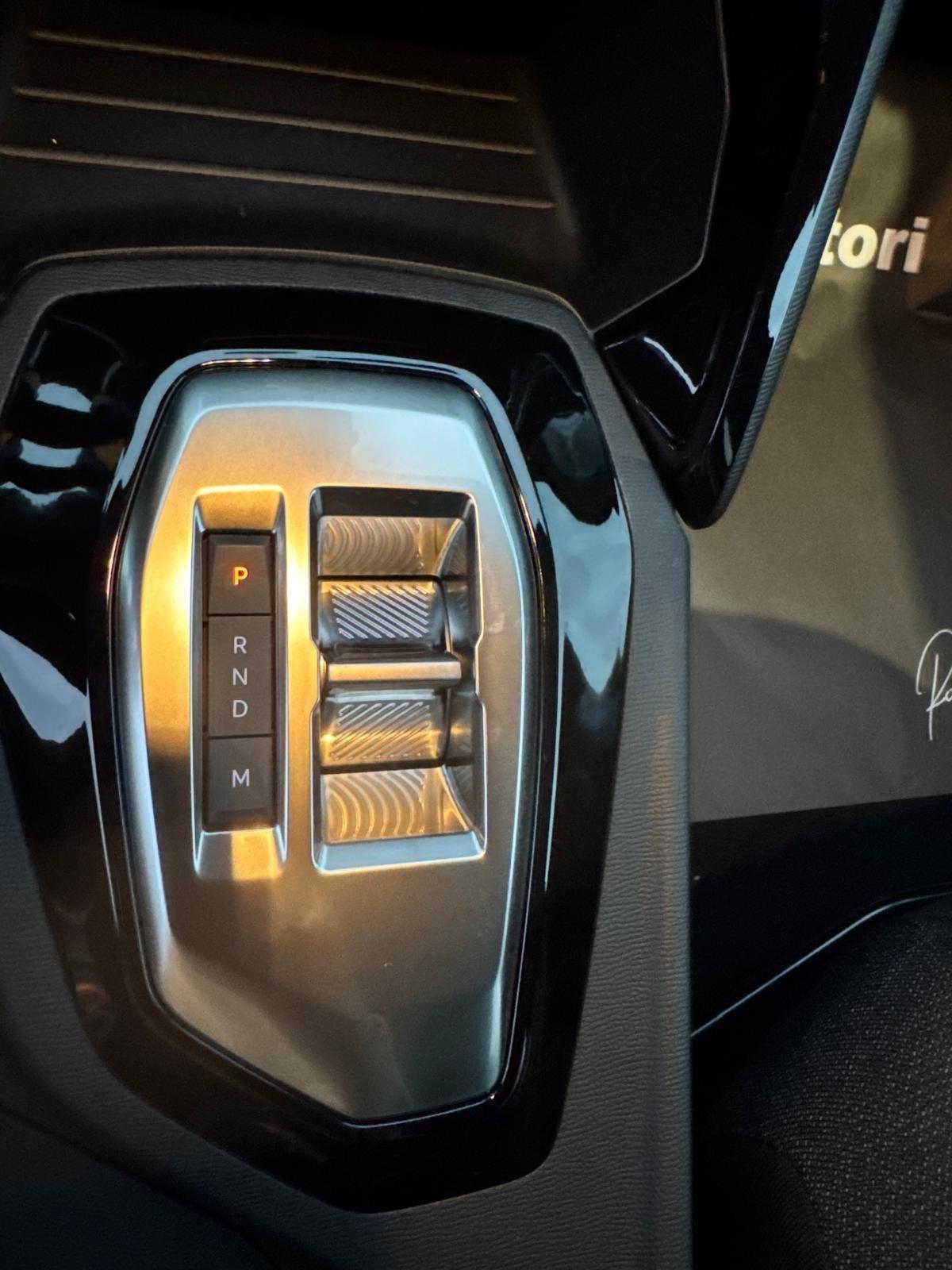 Peugeot 208 Hybrid 110 e-DCS6 Style