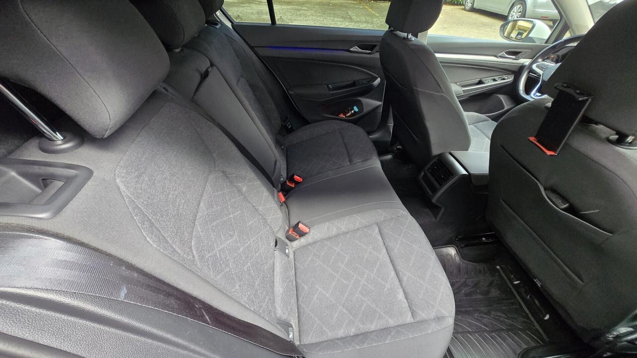 Volkswagen Golf 2.0 TDI SCR Style Neopatentati