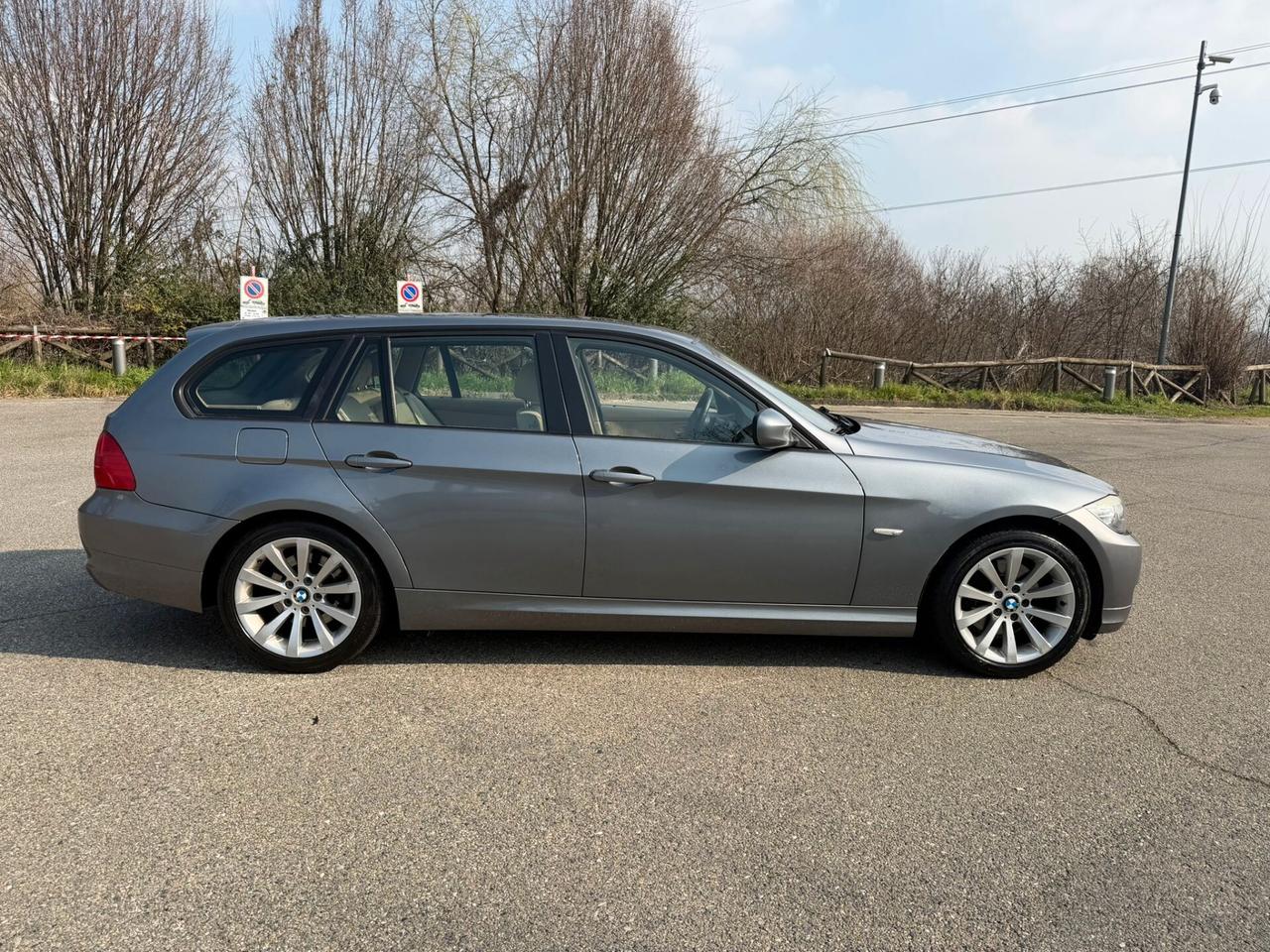 Bmw 320i Touring benzina
