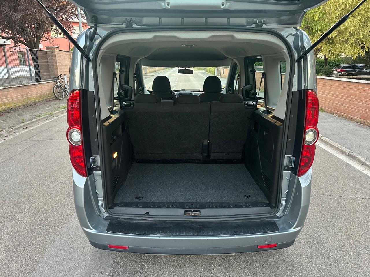Fiat Doblò 1.4 T-Jet 16V Natural Power Lounge