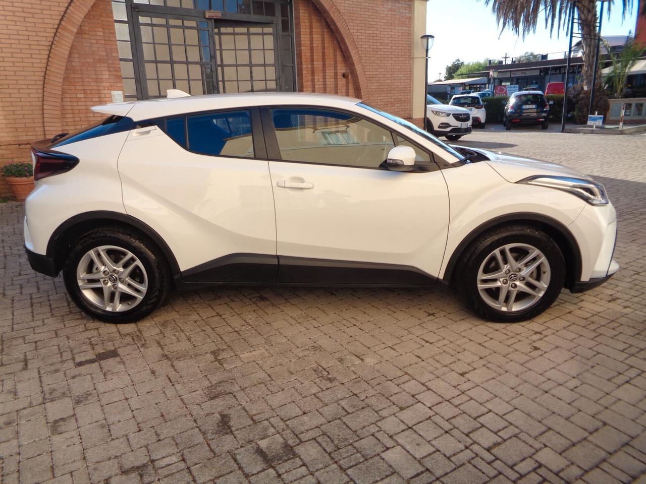 Toyota C-HR 1.8 HV Active NESSUN VINCOLO DI FINANZIAMENTO