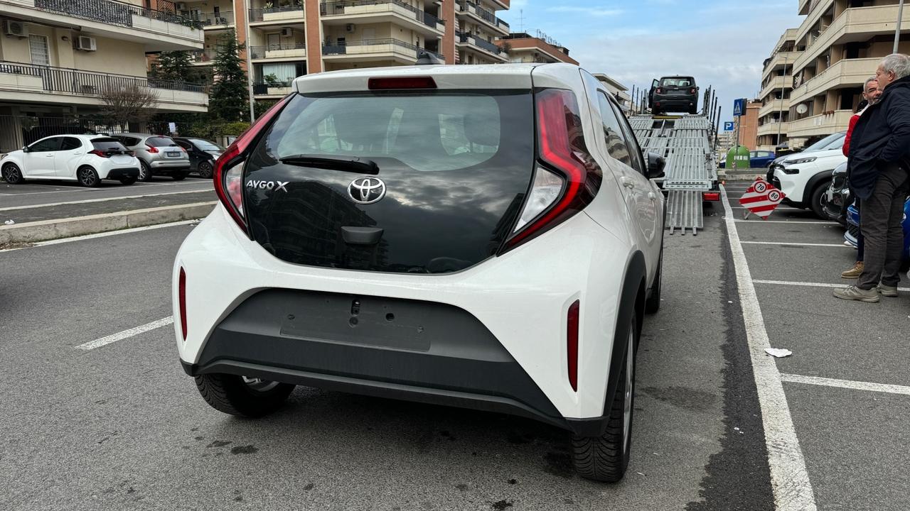 Toyota Aygo X 1.0 VVT-i 72 CV 5 porte Lounge Air S-CVT X PLAY NAVI KAMERA PDC BLUETOOTH CAR PLAY