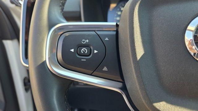 VOLVO XC40 T4 Recharge Plug-in Hybrid Exp. PERMUTE UNICOPR.