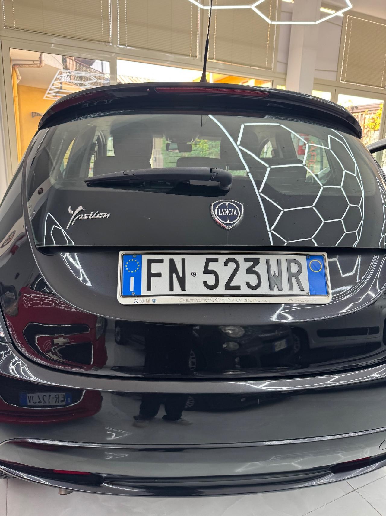 Lancia Ypsilon 1.2 69 CV 5 porte Platinum