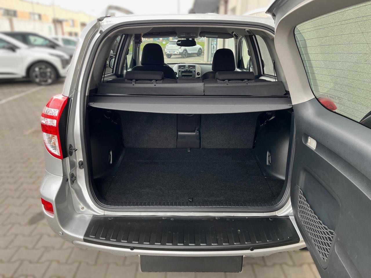 Toyota RAV 4 RAV4 2.2 D-4D 150 CV DPF Sol