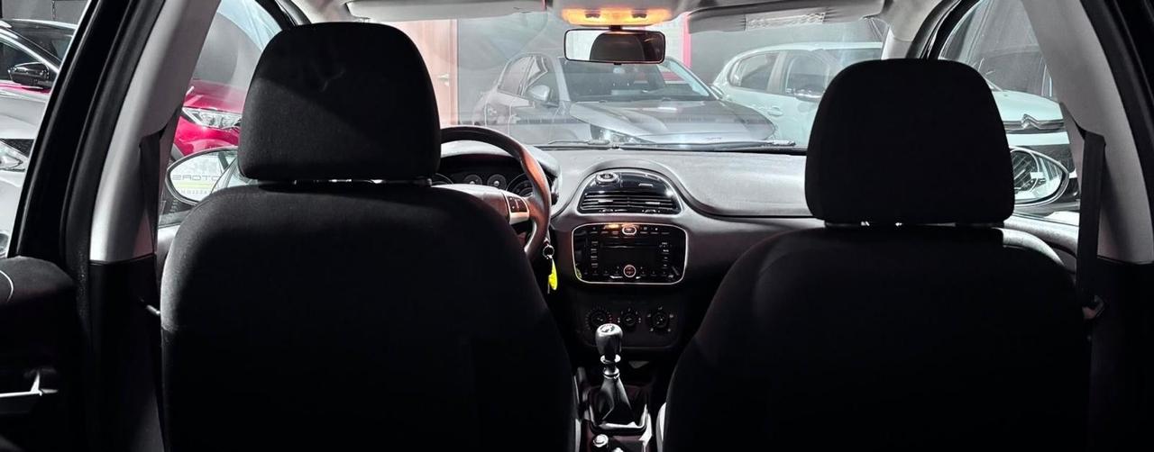 Fiat Punto Benzina Neopatentati 5 porte posti