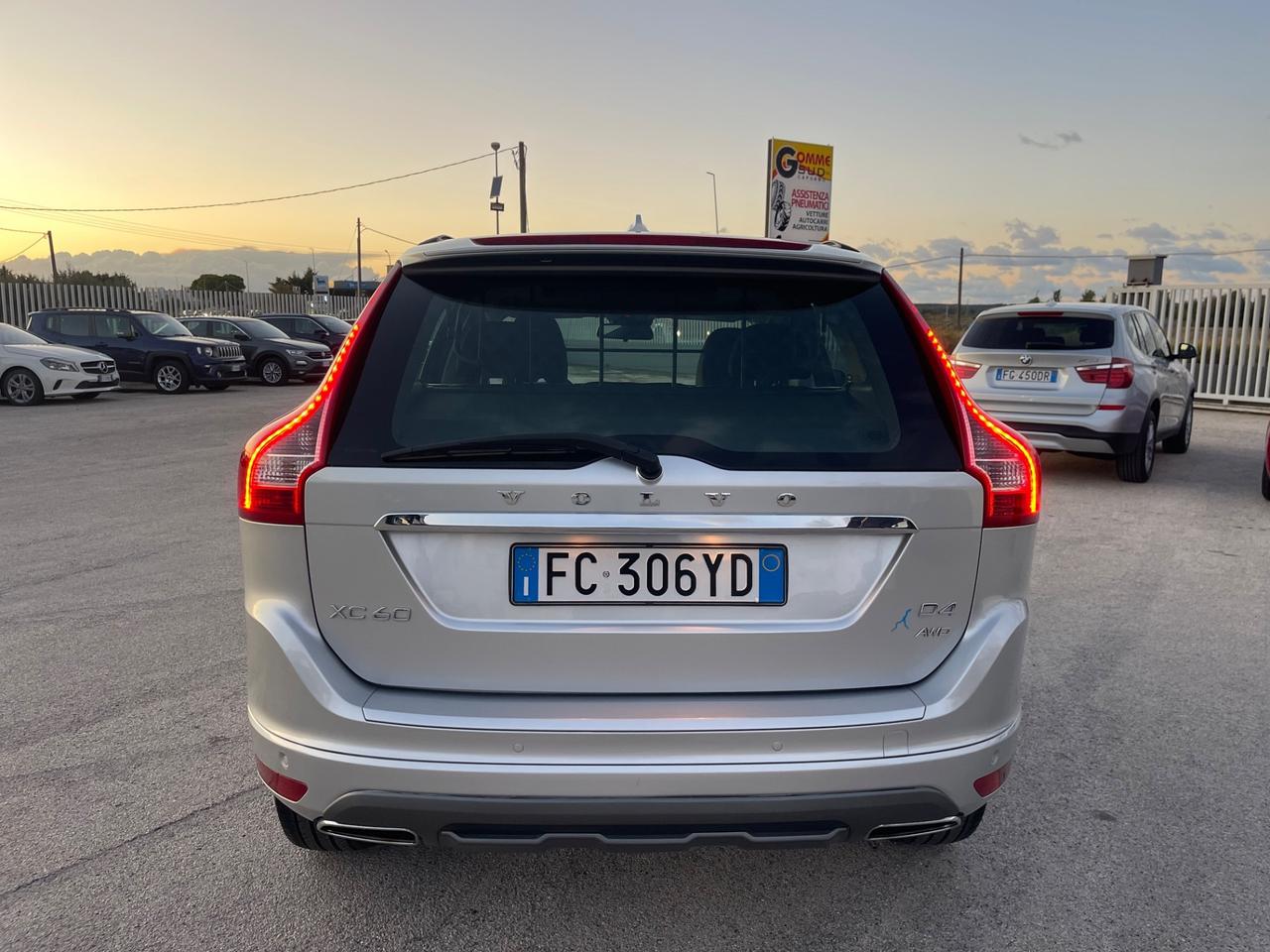 VOLVO XC60 2.4 D4 190CV 4WD MANUAL FUL TETTO 16