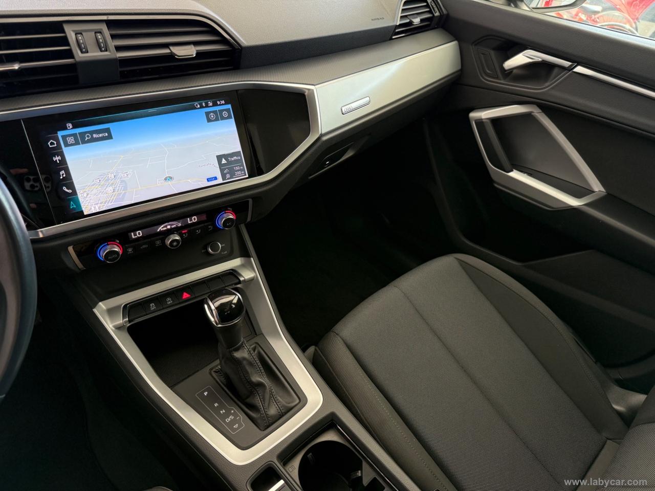 AUDI Q3 35 TDI S tronic Business