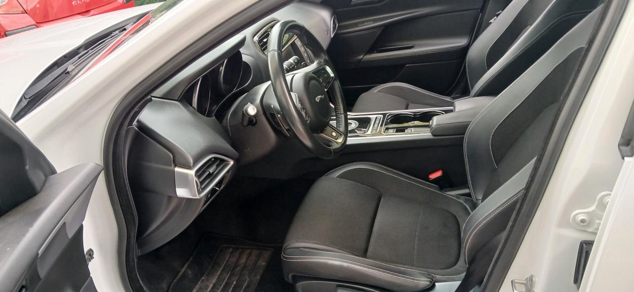 Jaguar XE 2.0 D 180 CV 4x4 AWD aut. R-Sport