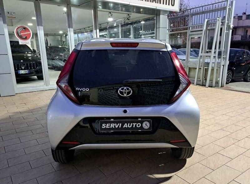 Toyota Aygo Aygo Connect 1.0 VVT-i 72 CV 5 porte x-play
