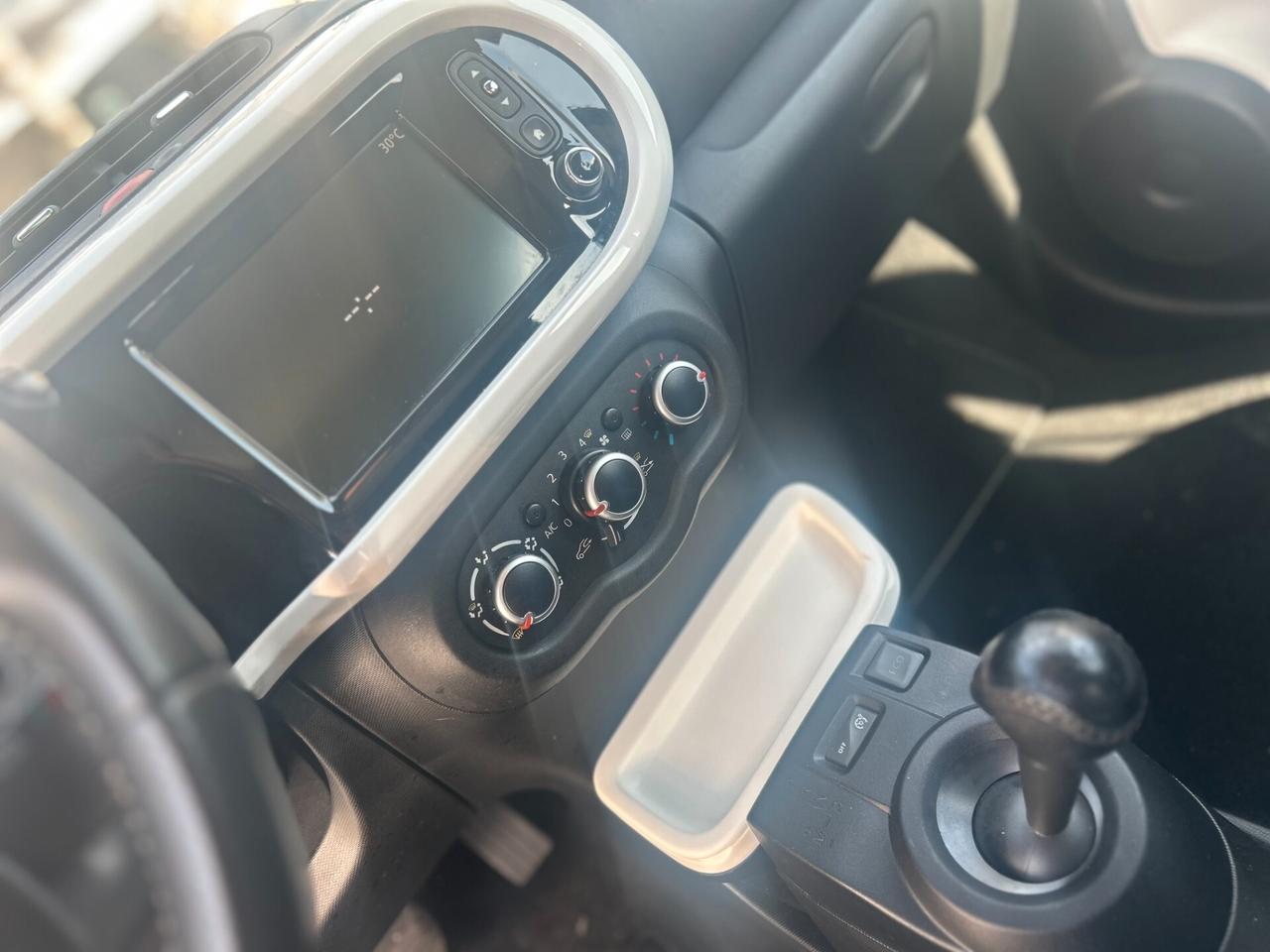 Renault Twingo SCe EDC Lovely