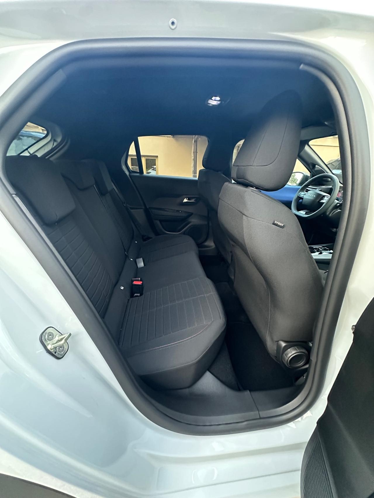 Lancia Ypsilon Hybrid e-DCT HF Line