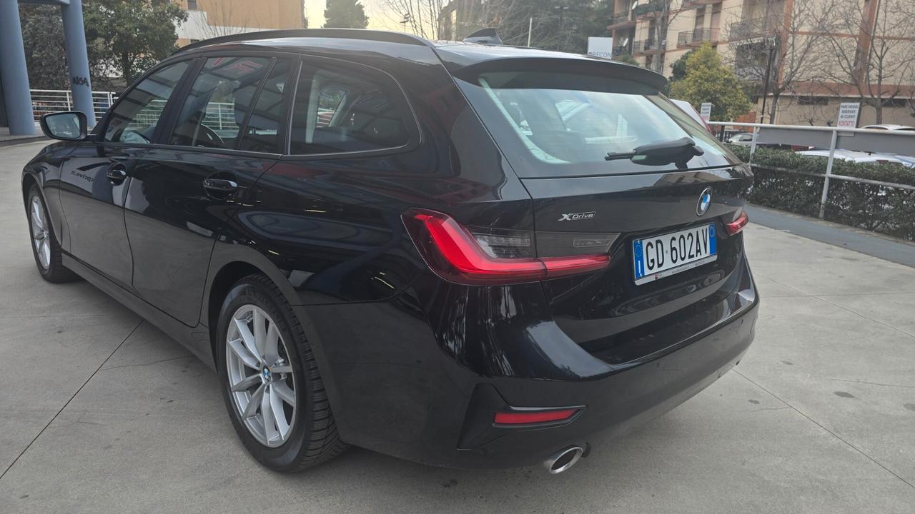 Bmw 320d xDrive Touring Business Advantage 4x4