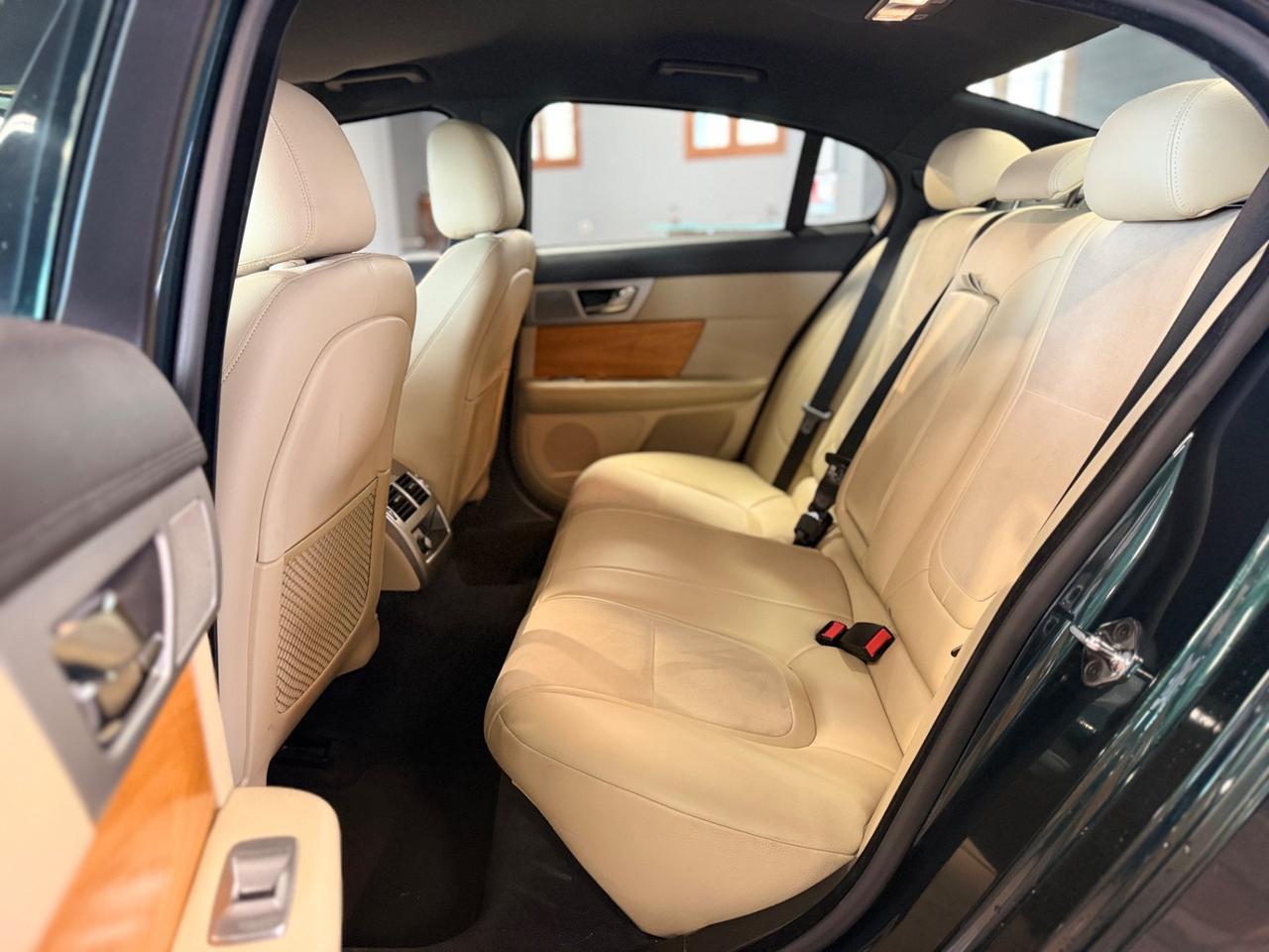 Jaguar XF 2.2 D 200 CV Business Edition