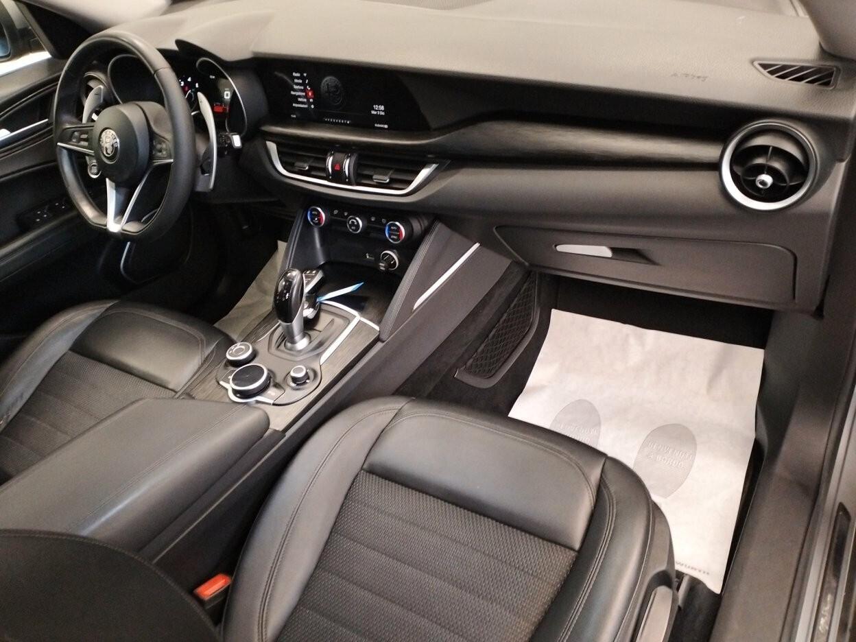 Alfa Romeo Stelvio 2.2 Turbodiesel 180 CV AT8 RWD Super