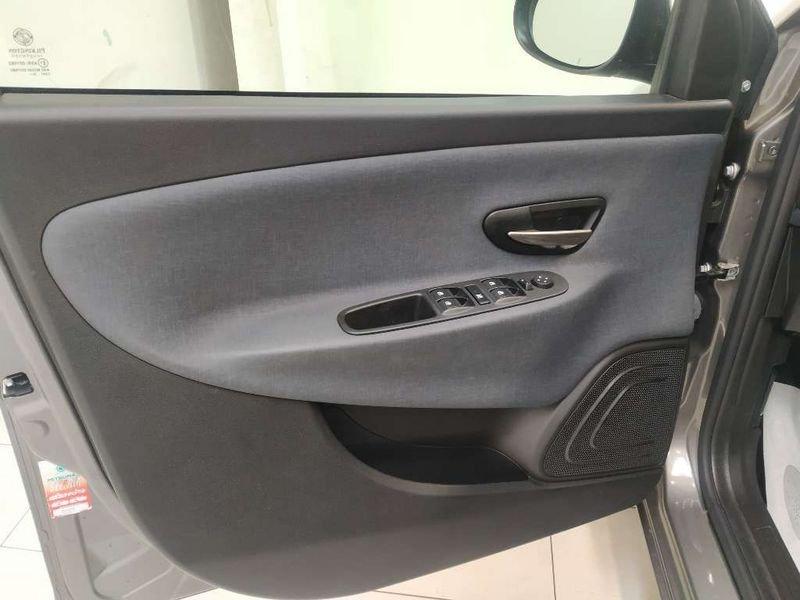 Lancia Ypsilon 1.0 firefly hybrid Gold s&s 70cv