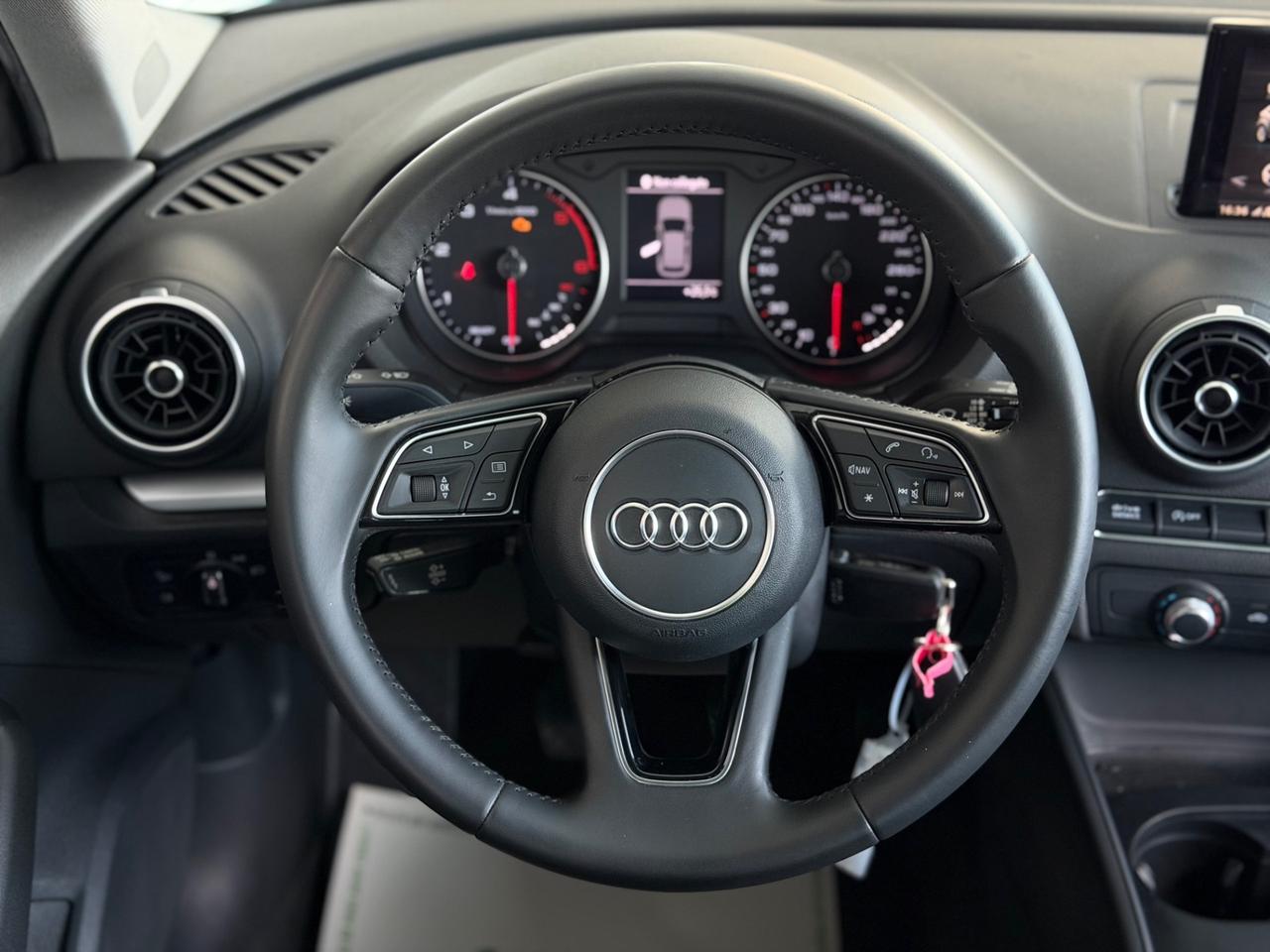 Audi A3 1.6 TDI 116 CV Sport Ultra euro6 Restiling