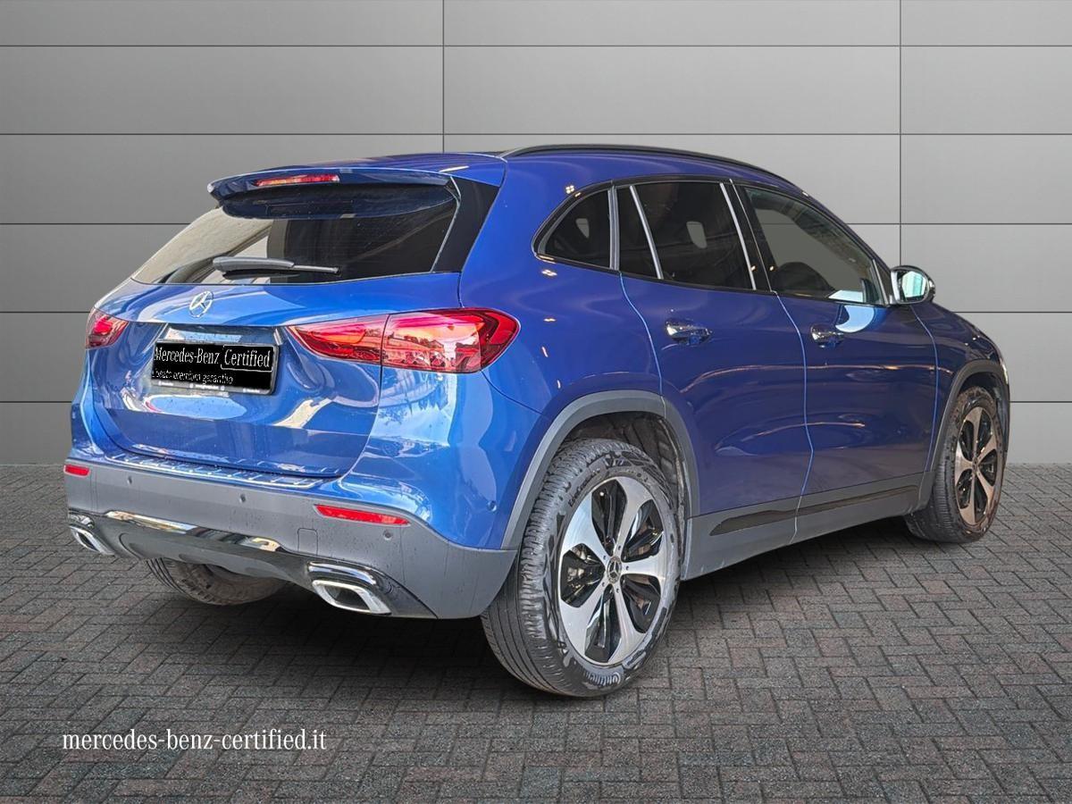 Mercedes-Benz GLA 180 Progressive Advanced Plus auto