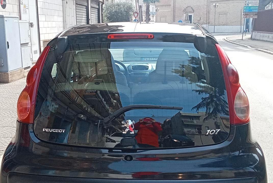 Peugeot 107 1.0 68CV 5p. Sweet Years