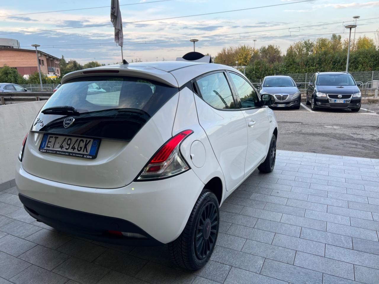 Lancia Ypsilon 0.9 TwinAir 85 CV 5 porte Metano Ecochic Gold