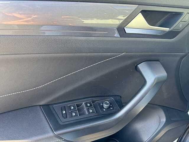 Volkswagen T-Roc 1.0TSI 110CV Style - NEOPATENTATI -
