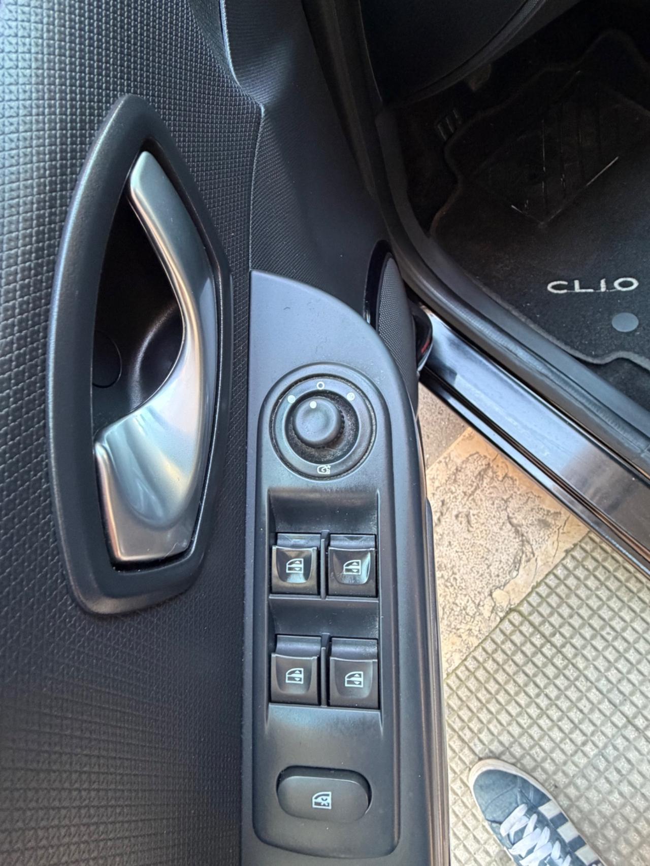 Renault Clio 1.5 dCi 8V 75CV 5 porte COSTUME NATIONAL