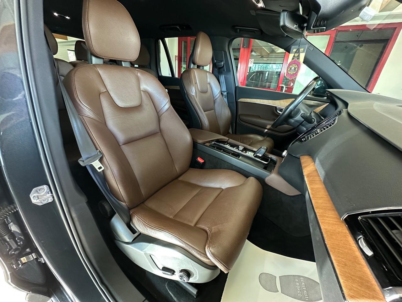 Volvo XC 90 XC90 B5 (d) AWD Geartronic 7 posti Mom