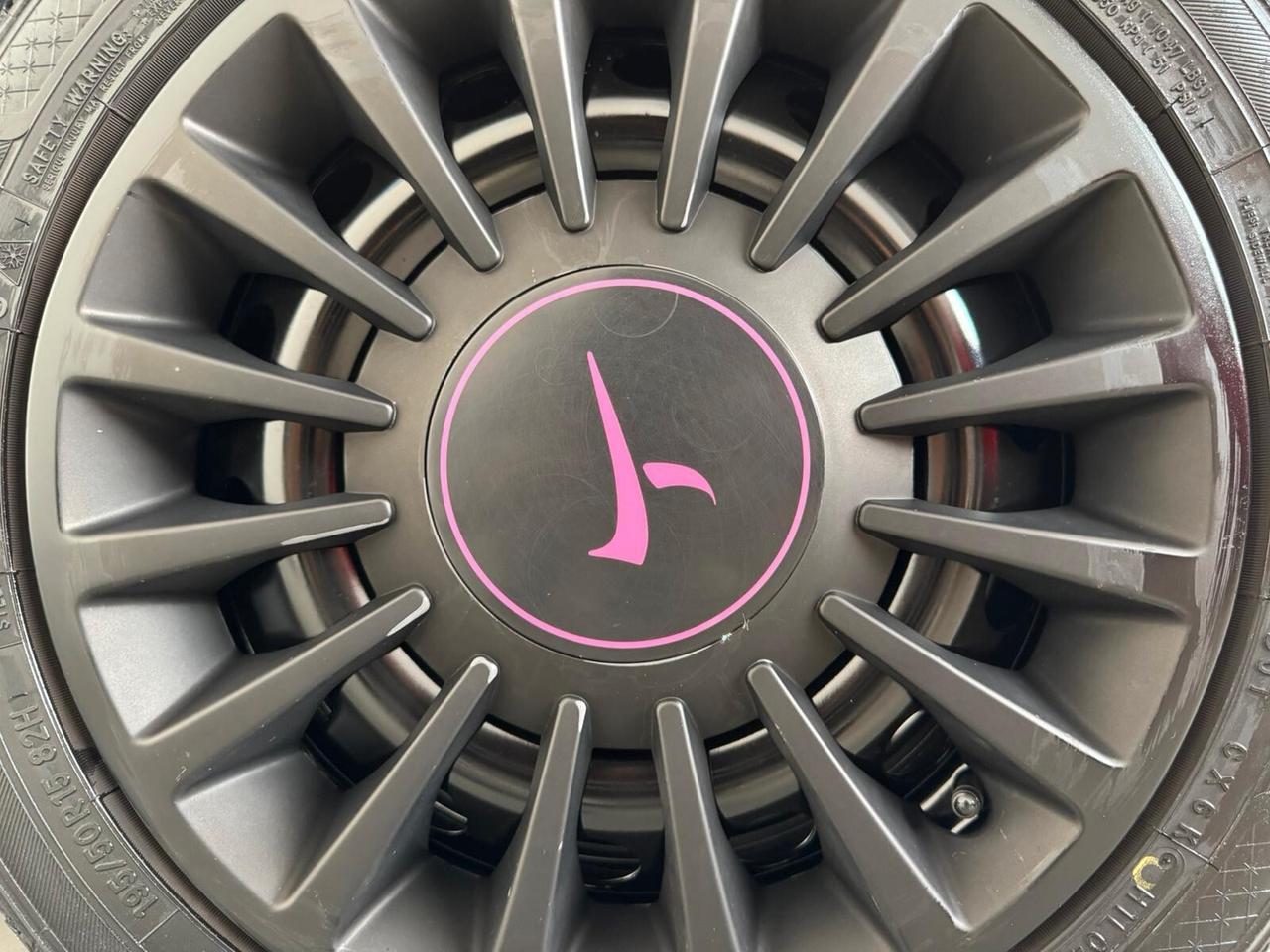 Lancia Ypsilon 0.9 TwinAir 85 CV 5 porte S&S S Momodesign