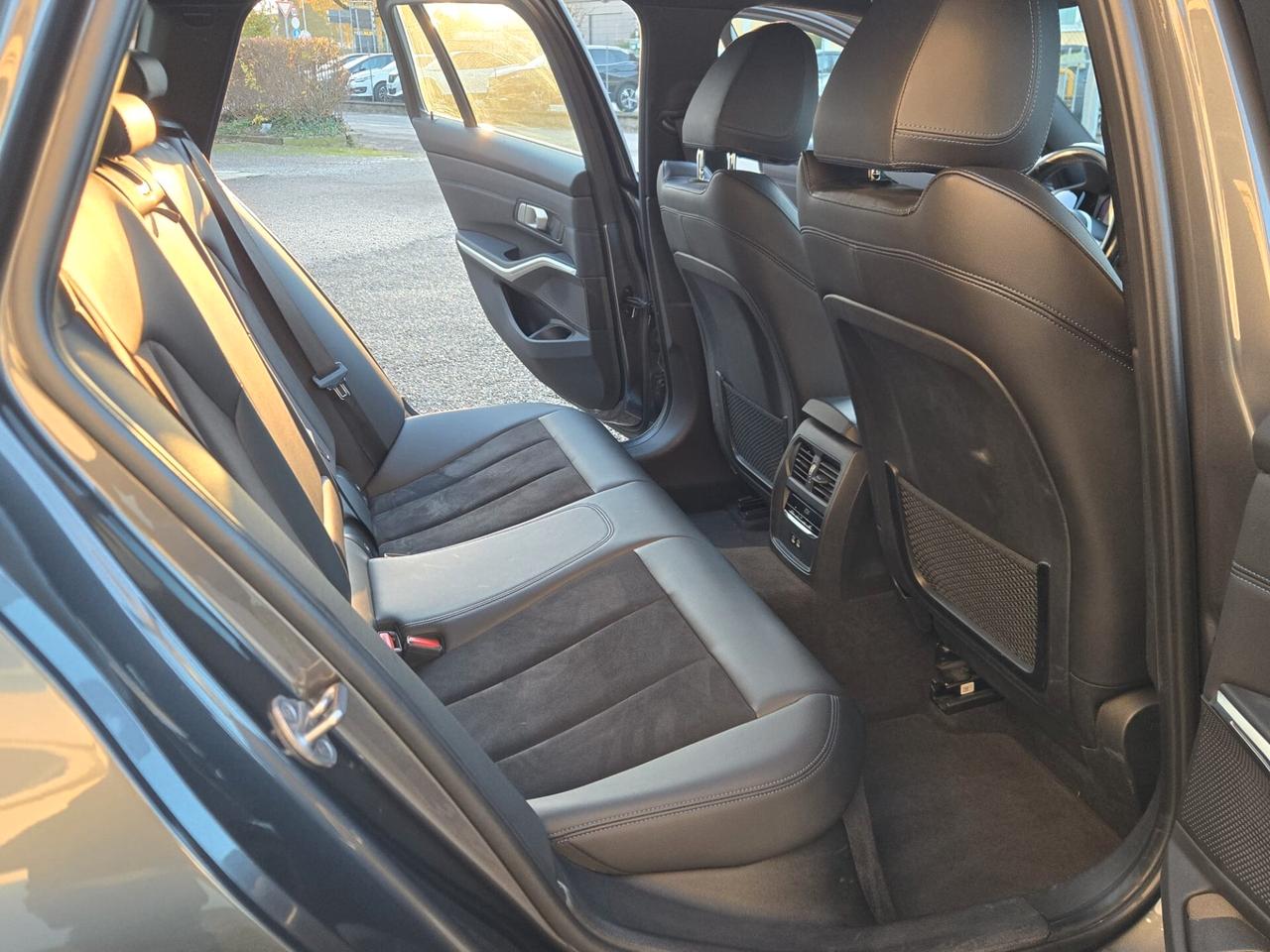 BMW 318D TOURING MSPORT INTERNO ED ESTERNO