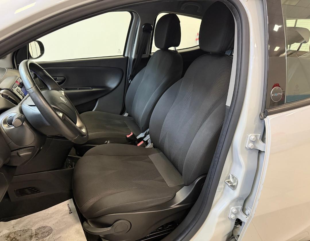 LANCIA Ypsilon 3ª serie - Ypsilon 1.0 FireFly 5 porte S&S Hybrid Ecochic Gold