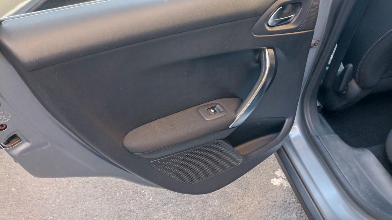 Peugeot 2008 BlueHDi 120 S&S Allure