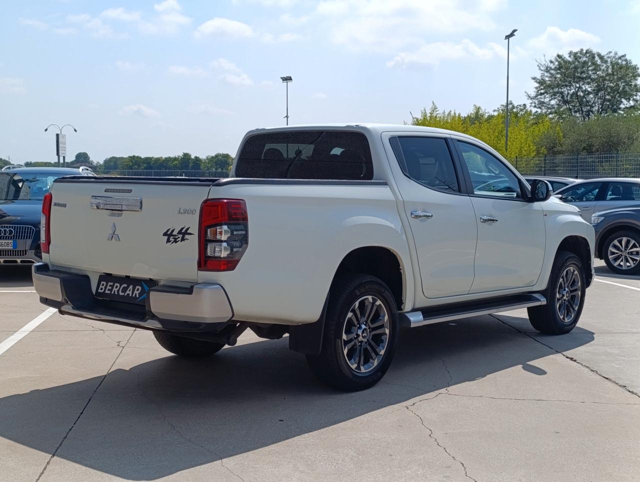 Mitsubishi L200 Double Cab L200 d.cab 2.3d Intense 4wd 150cv auto