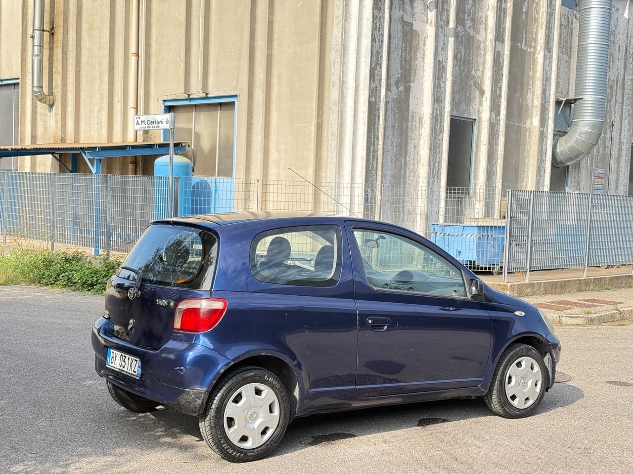 Toyota Yaris 1.0i 16V cat 3 porte