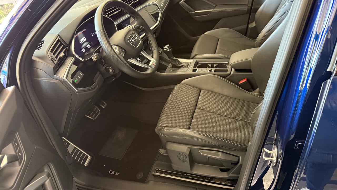 Audi Q3 SPORTBACK 35 TDI S LINE IDENTITY BLACK