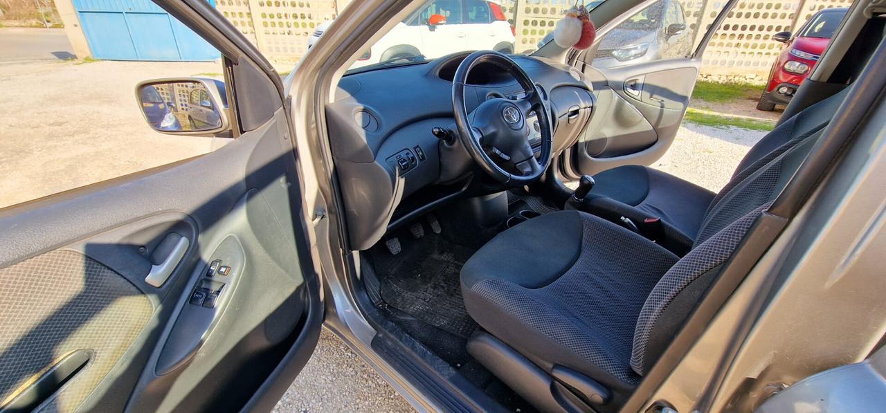 Toyota Yaris 1.0 5porte Sol 100.000km