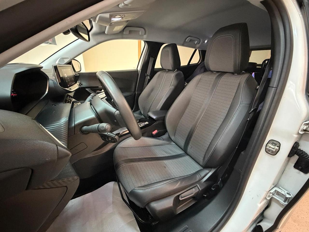 Peugeot 2008 BlueHDi 110 S&S Allure Pack