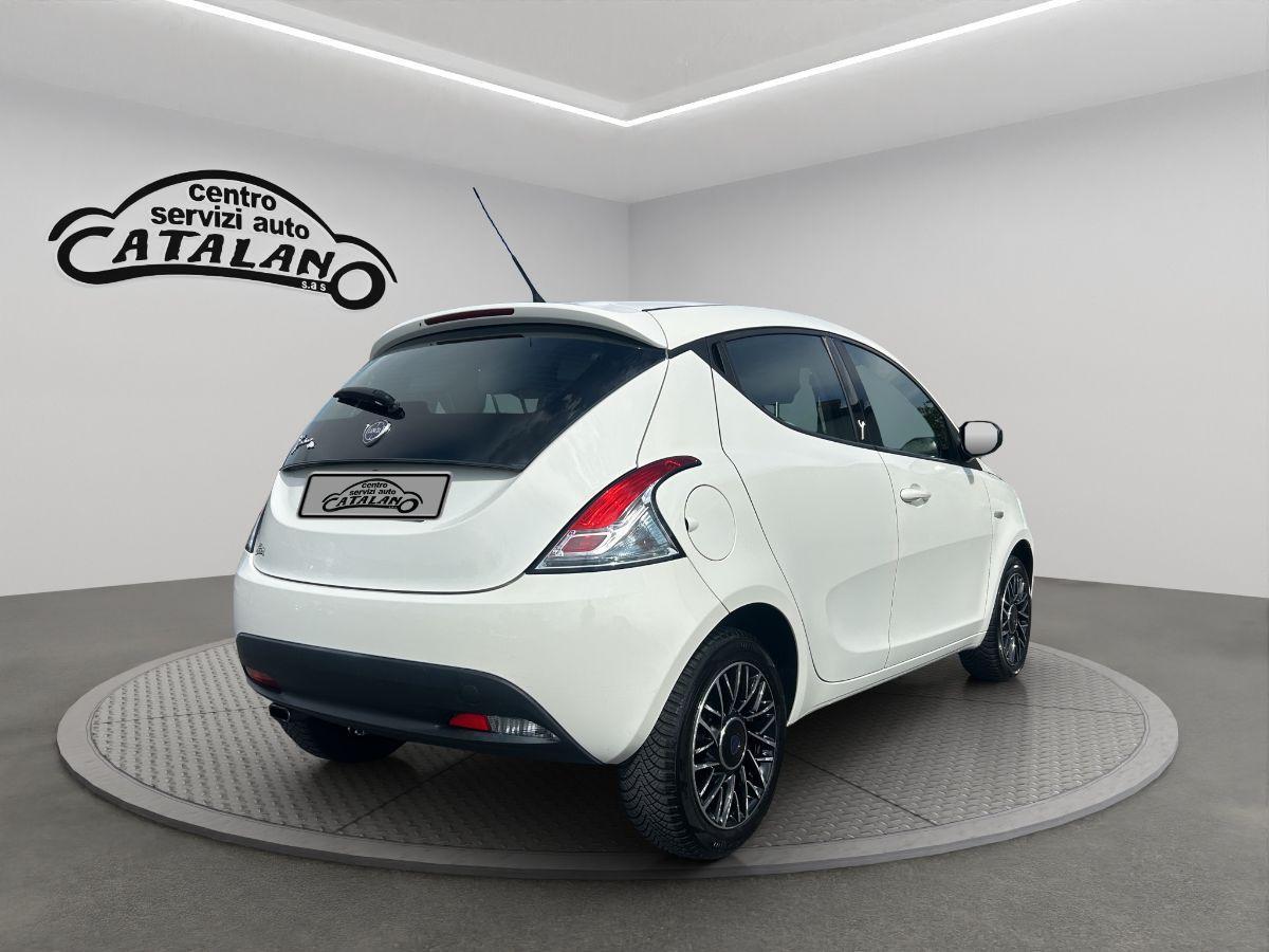 LANCIA - Ypsilon - 1.2 69 CV 5p. Platinum