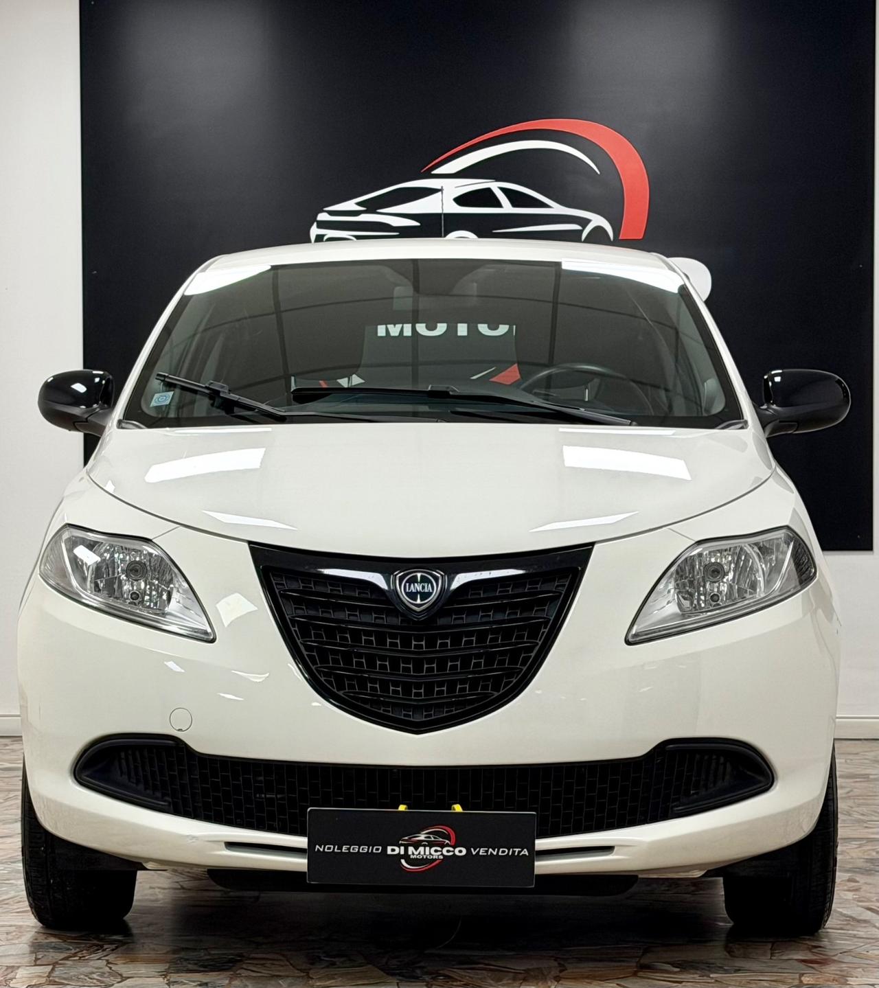 Lancia Ypsilon 0.9 TwinAir 85 CV 5 porte Metano Ecochic Elle