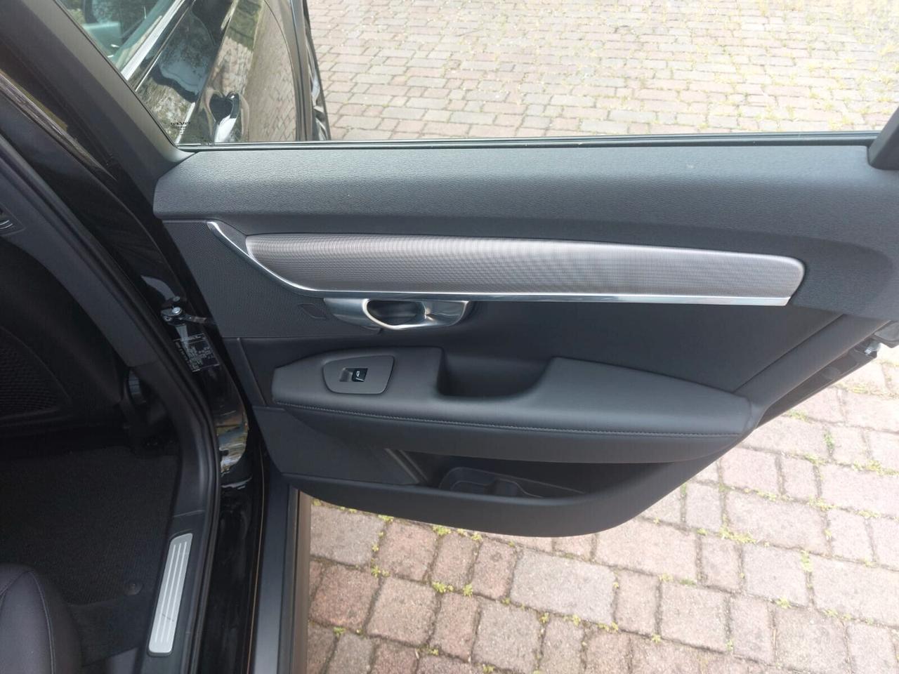 Volvo V90 Cross Country B4 (d) AWD Business Plus Auto