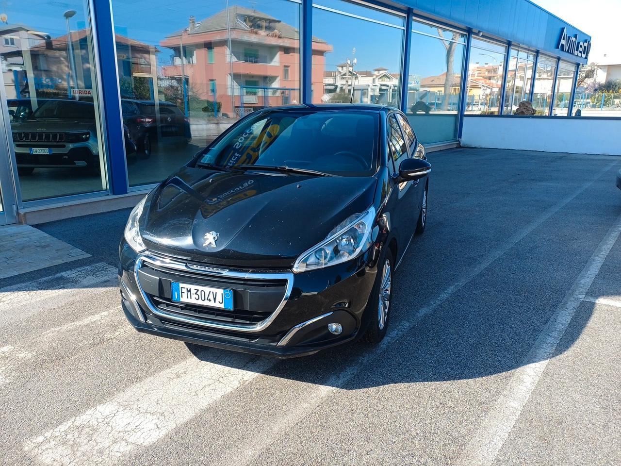 Peugeot 208 PureTech 82 5 porte Allure