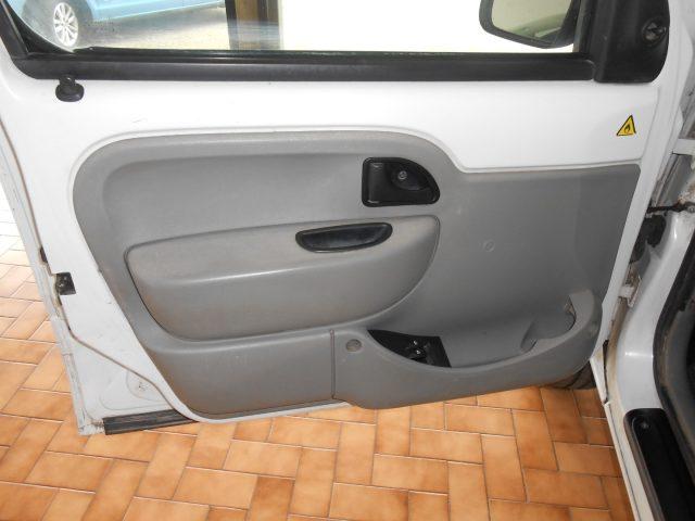 RENAULT Kangoo 1.6 16V 4x4 5P